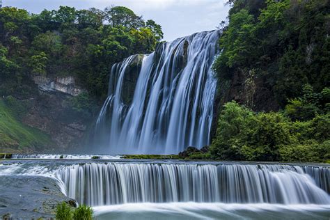 壮丽な渓谷と神秘的な滝が織りなす絶景！黄石瀑布へようこそ！